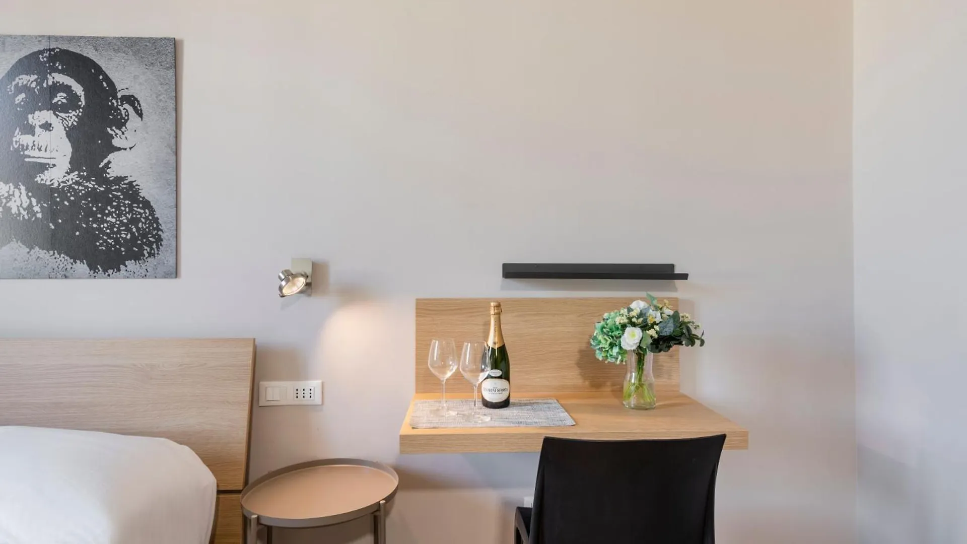 Laurana, 6 Ampio E Luminoso Appartamento Per 6 Milão Apartamento